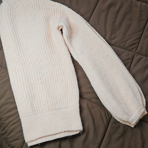 Sweater - Picture 3 of 4